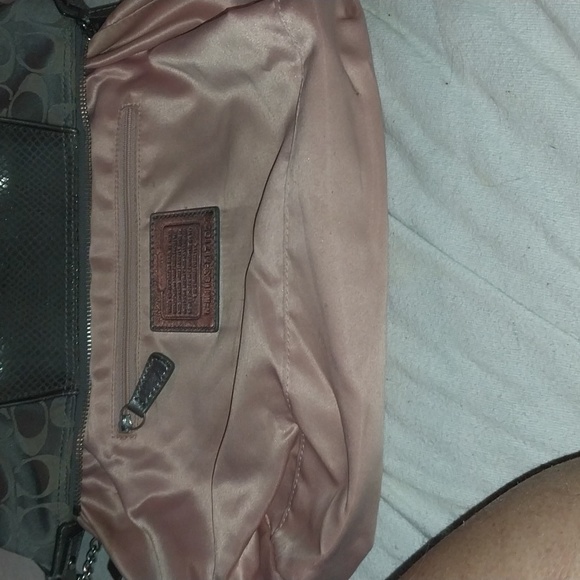 Coach w/extra chain - Picture 7 of 9